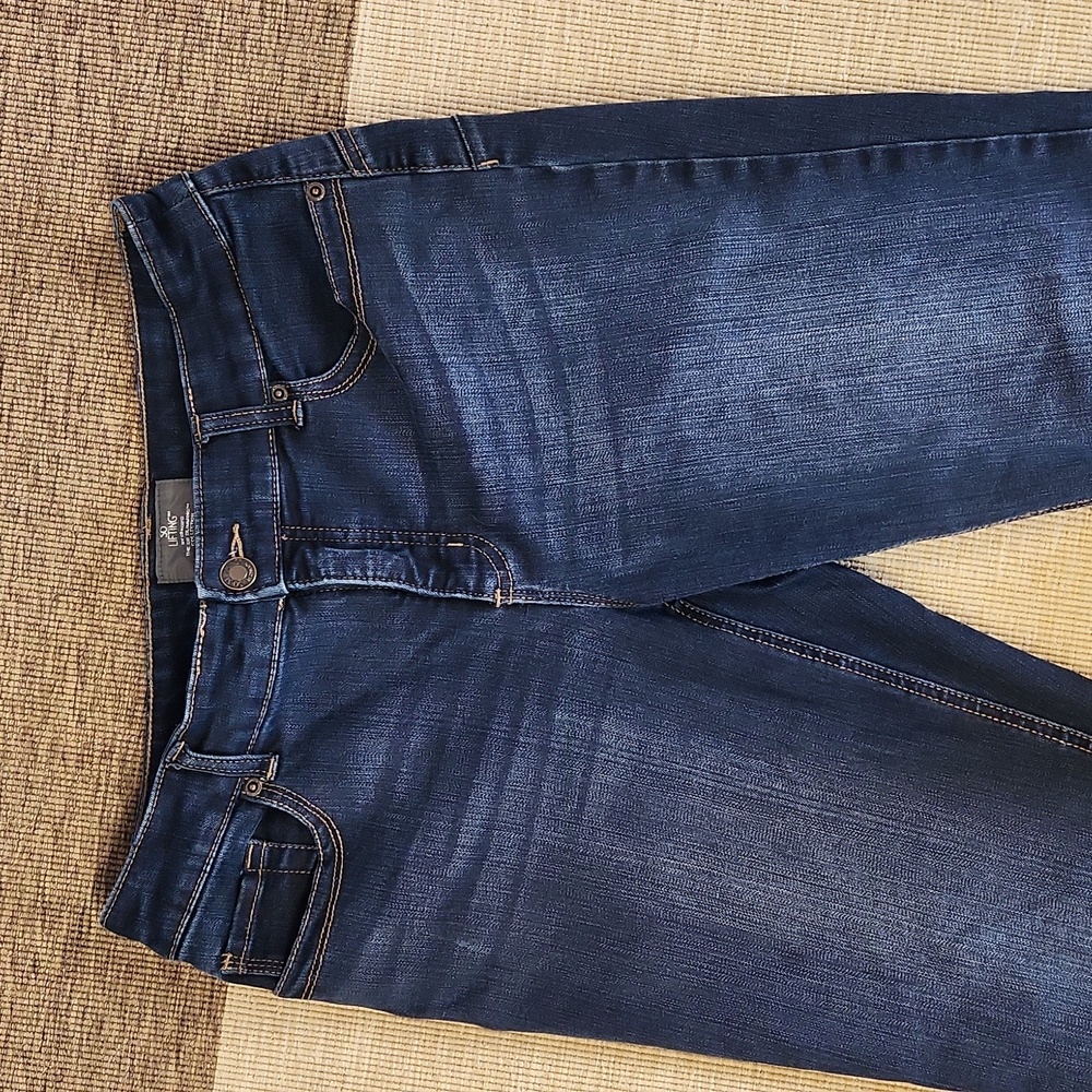 Chico's So Lifting Dark Wash 0 Tall - Picture 2 of 11